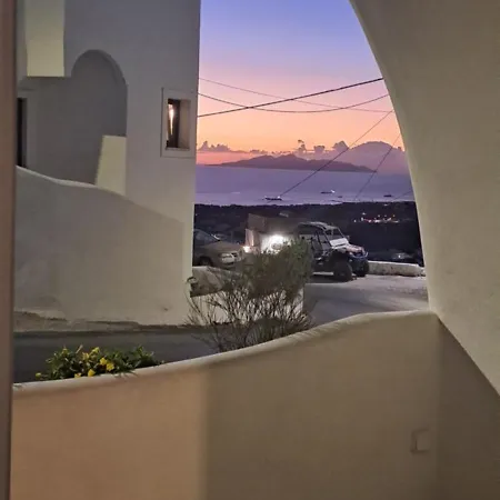 Atlantida Spacious Flat Fira (Santorini)